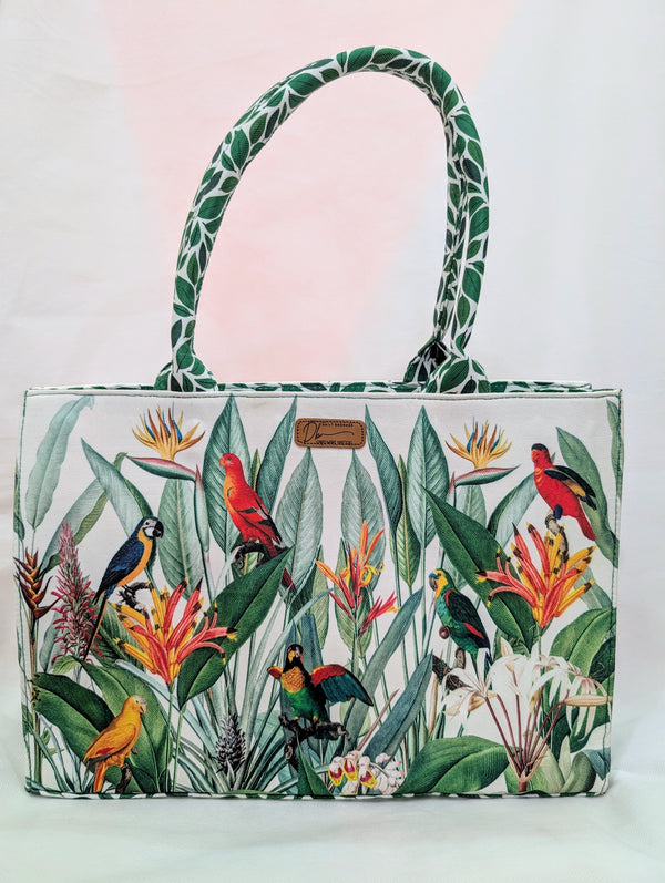 PARROT-DISE IN A BAG👜🌴